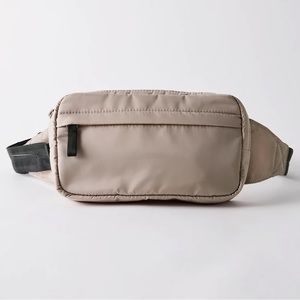 Aritzia Main Character Belt Bag